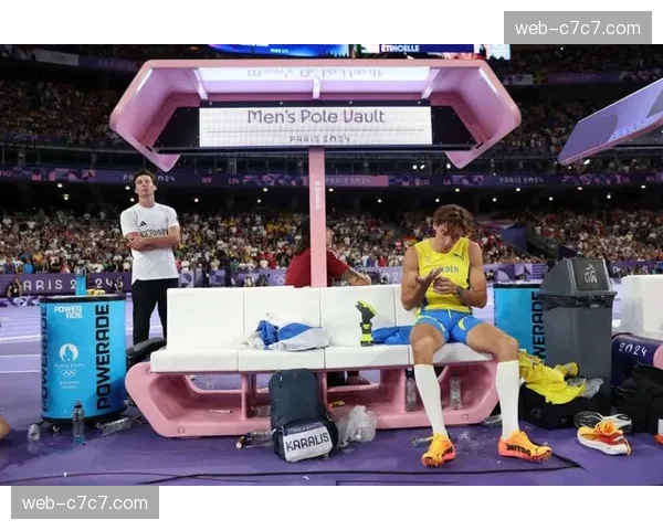 世界田径室内锦标赛:杜普兰蒂斯以6.25米卫冕撑杆跳高冠军 世界田径室内锦标赛:杜普兰蒂斯以6.25米卫冕撑杆跳高冠军